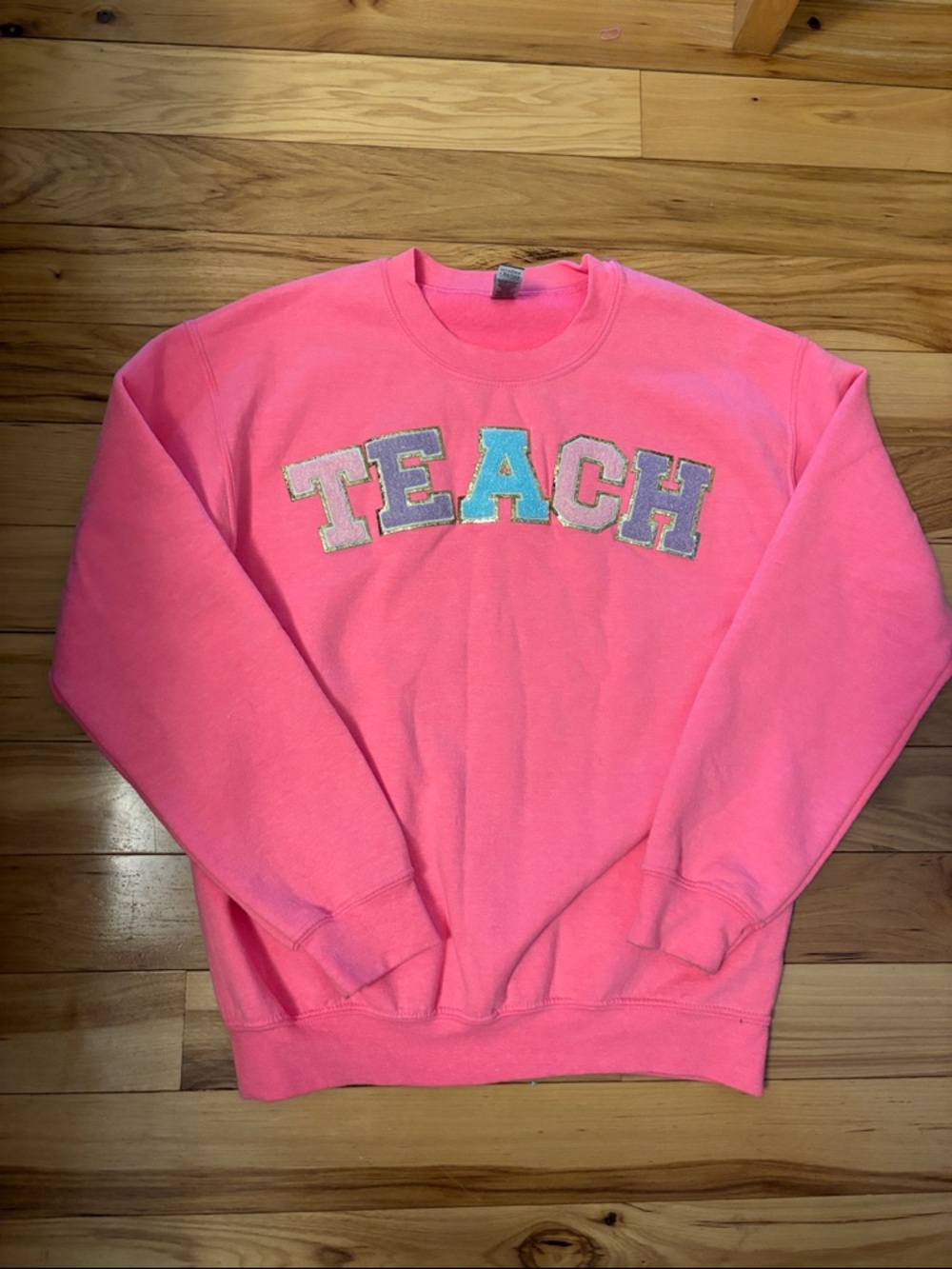 Gildan Hot Pink Heavy Blend Crewneck Sweatshirt